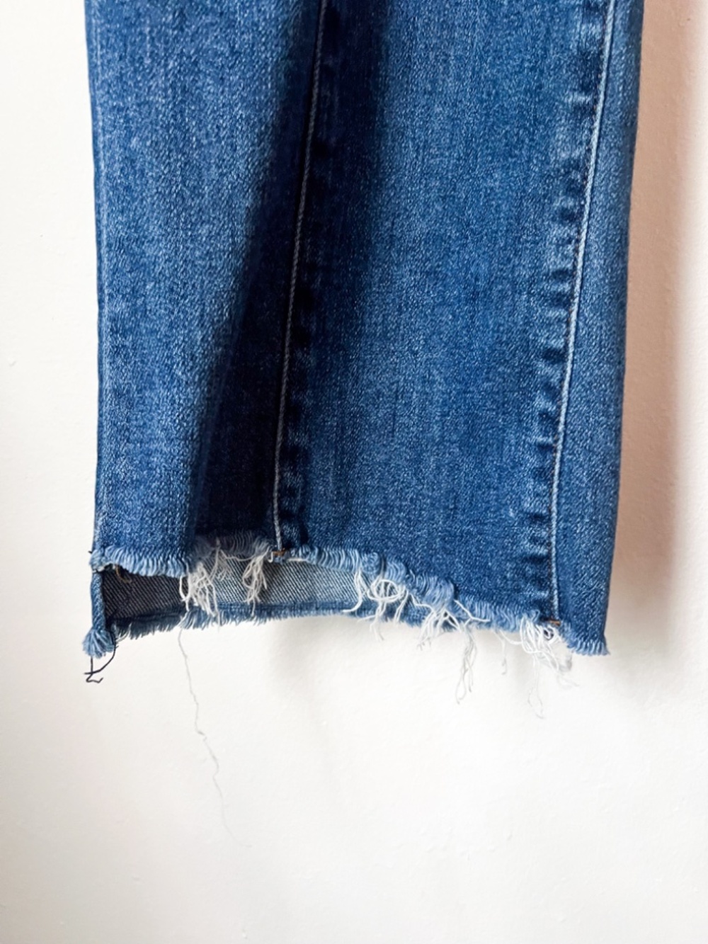 KUT from the Kloth Kelsey Ankle Flare Jeans | Raw Hem Cropped Boho Western - Picture 4 of 7